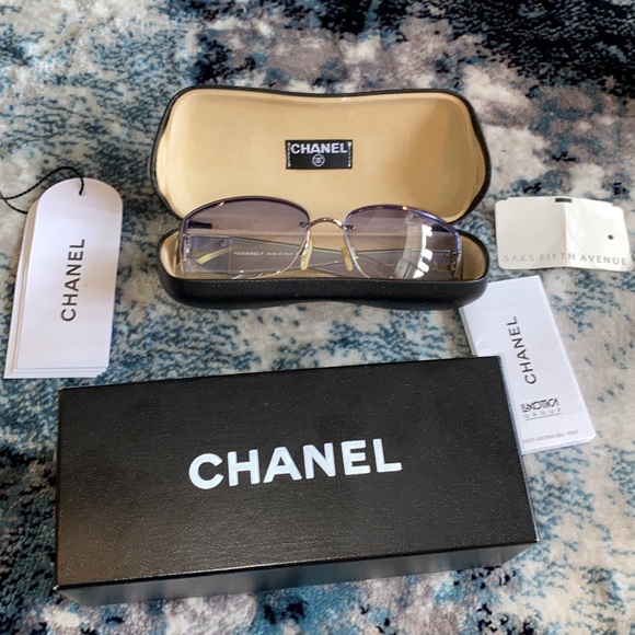 Chanel Sunglasses bought In 2003 saks fifth avenue Manhattan New York authentic - Picture 10 of 12